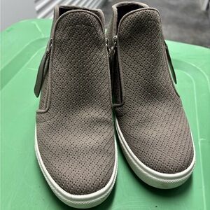 Steve Madden click knit wedge sneaker 6.5